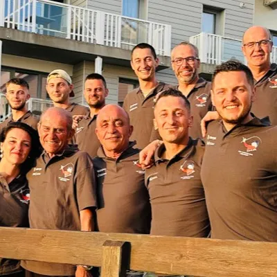 Le SCCDK, club de pêche surf-casting de Dunkerque, au sommet de la...
