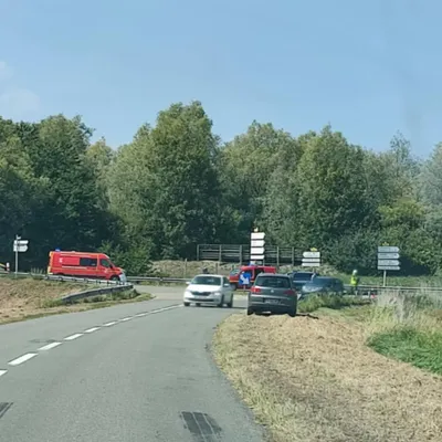 Une moto et une voiture se sont percutées à Brouckerque en début...