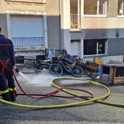 Un appartement détruit par les flammes à Boulogne