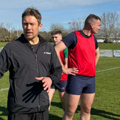 Angers. "C'est une légende" : Jonny Wilkinson sur les terrains du...