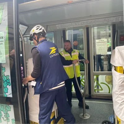 Des colis livrés par tramway à Strasbourg