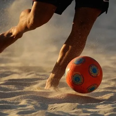 Gruissan : un week-end sous le signe du beach soccer sur la plage...