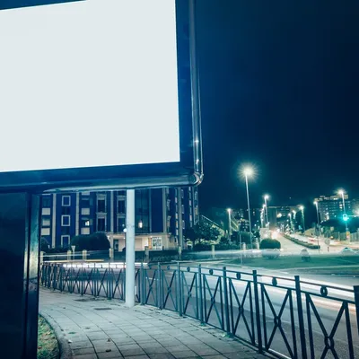 Publicités lumineuses : l’arsenal de sanctions renforcées