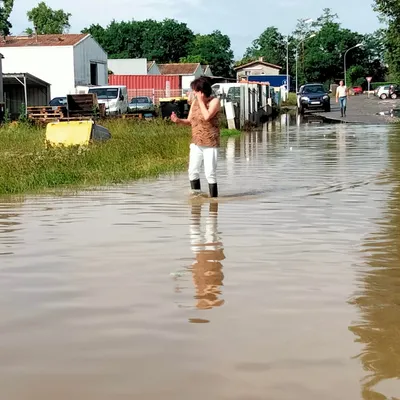 [VIDEO ] Après le déluge de grêle et de pluie les premières...