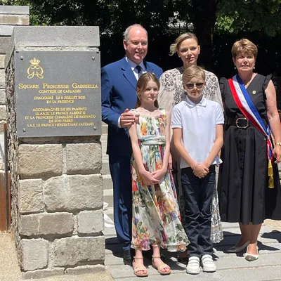 A Vic-sur-cère, une visite sous le signe de l'héritage familial...
