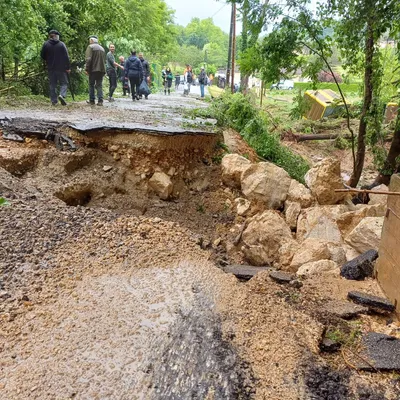 Pluies et inondations : les images impressionnantes dans le...