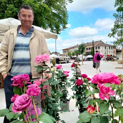 Caussade : sur les promenades le marché retrouve des couleurs