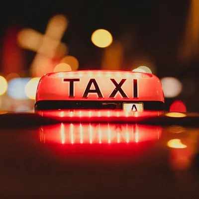 Les taxis à la tête d'opérations escargots dans toute la France