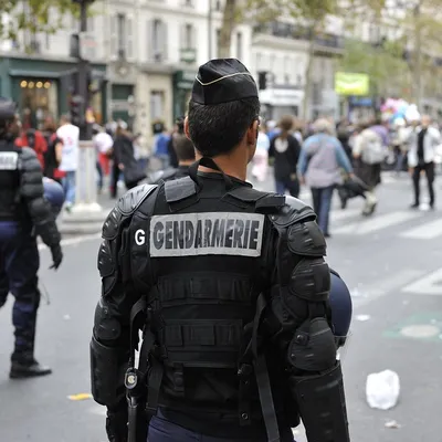AVIS DE RECHERCHE : DISPARITION INQUIÉTANTE D'UNE ADOLESCENTE DE 17...