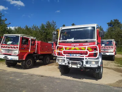 Belmont-de-la-Loire : un camion grue prend feu, l'incendie se propage
