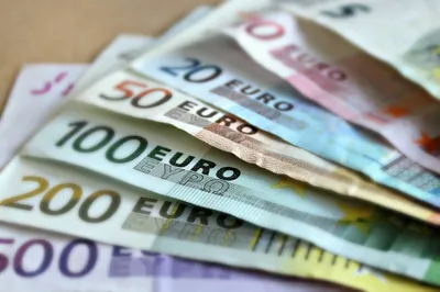 Les adolescents dépensent en moyenne 80 euros par mois