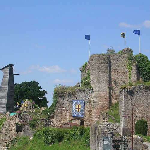 Carte postale : Le château de Tiffauges