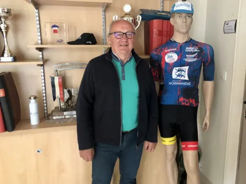 Ils Racontent Leur Tour - Bernard Sineux