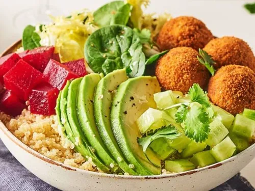 Buddha Bowl à l'avocat et ses falafels