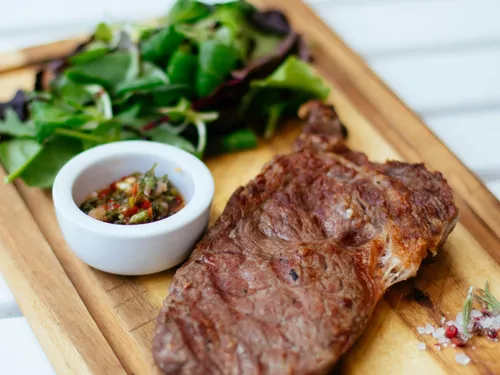 Entrecôtes grillées sauce vierge