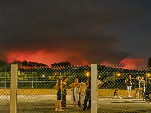 AUDE: le feu de St-Laurent-de-La-Cabrerisse reste très actif ce...