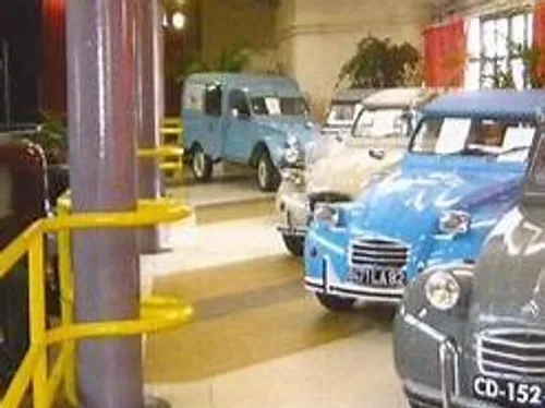 Balade voitures anciennes Peugeot & Citroën – Ambialet, 8 août 2025