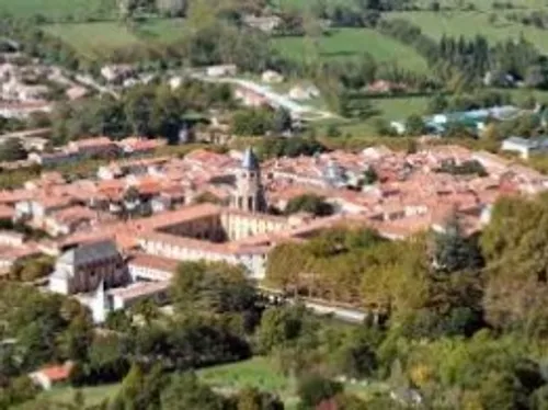 Peintres dans les rues de Durfort : when le village devient toile