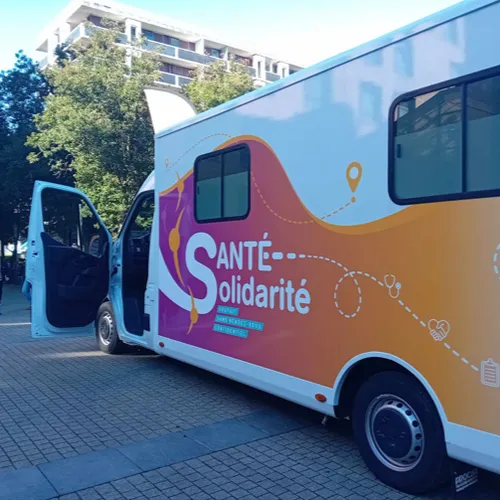 Un bus du Réseau Santé Solidarité inauguré