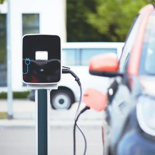 La carte grise des véhicules électriques reste (presque) gratuite dans la région