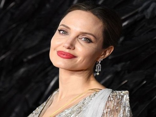 Angelina Jolie fait une arrivée remarquée sur Instagram