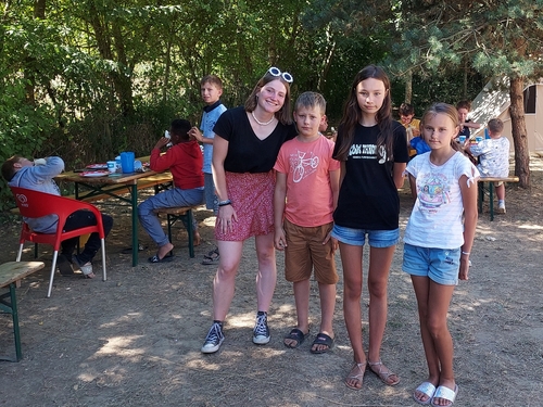 Des enfants Ukrainiens en colonies de vacances en Bretagne