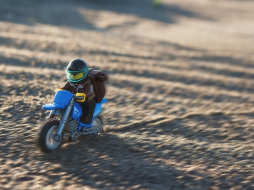 Fugue à la crèche : âgés de 2 ans, ils s’enfuient… à moto