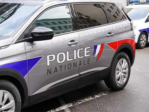Rhône : les policiers ouvrent le feu sur un véhicule en fuite, un...