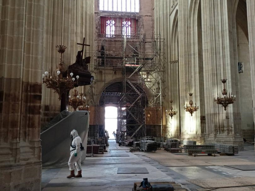 À Nantes, l'épineux chantier de dépollution de la cathédrale 