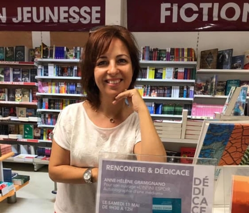 Une médium native de Dijon raconte sa profession dans un livre