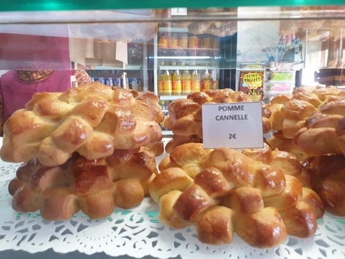 Une pâtisserie 100% locale antillaise voit le jour en plein Paris...