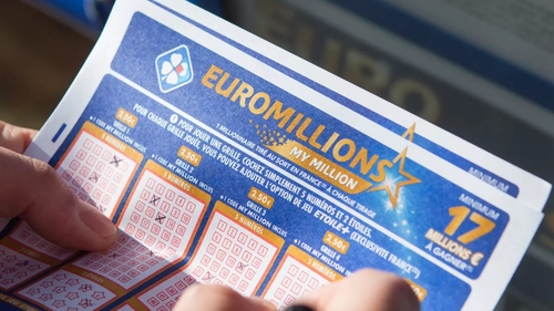 EuroMillions : Après avoir empoché 200 millions d’euros, cet homme fait don de la quasi totalité de son argent ! 