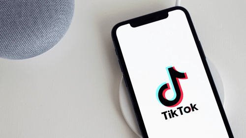 TikTok sort un premier album de ses hits les plus viraux !