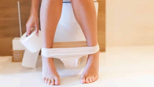 [ SOCIÉTÉ ]: Le poop-shaming : gêne d’aller aux toilettes.
