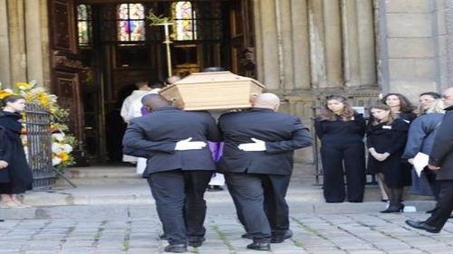 [ HOMMAGE ]: Une messe en mémoire de Bernard Tapie a été célébrée à...