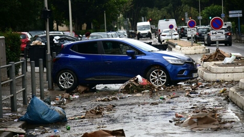 [ ECOLOGIE ]: A Marseille, le nettoyage s'est terminé au cours de...