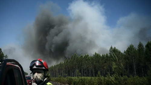 Incendies en Gironde : 8 000 personnes évacuées à La Teste-de-Buch 