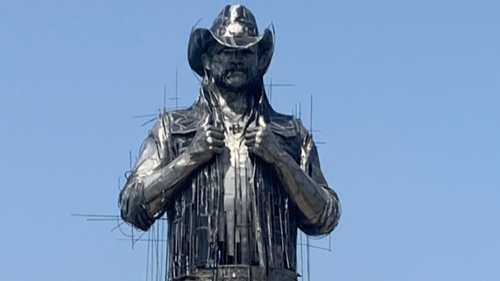 Une immense statue de Lemmy dévoilée au Hellfest 
