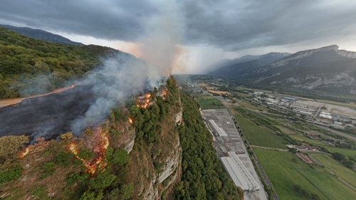 Incendie en Isère : Plus d'une centaine d'hectares détruits