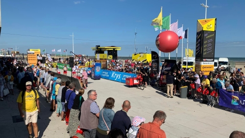Dunkerque: Malo noire de monde pour le départ du Tour! 