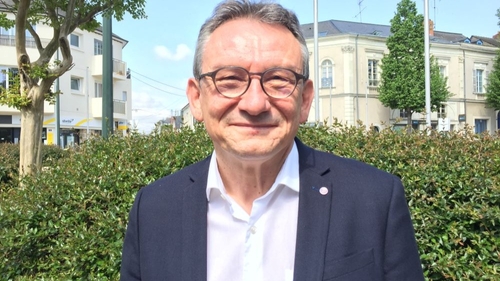 Législatives 2022 : Christophe Langouët se présente en candidat...