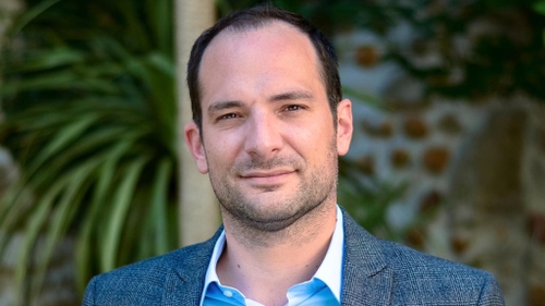 Nicolas Meizonnet, député RN du Gard : le pass vaccinal, "une...