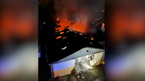 La Chapelle-sur-Erdre : un entrepôt détruit par les flammes