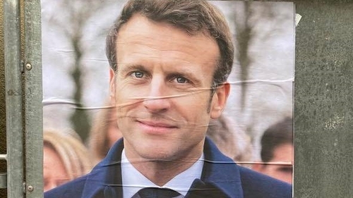 Emmanuel Macron rempile pour cinq ans