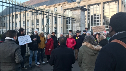 Blois : une soixantaine de personnes ont manifesté en soutien à...