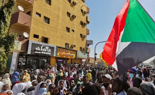 Au Soudan, des milliers de manifestants contre le pouvoir militaire