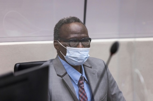Darfour: un ex-chef de milice plaide non coupable de crimes de...