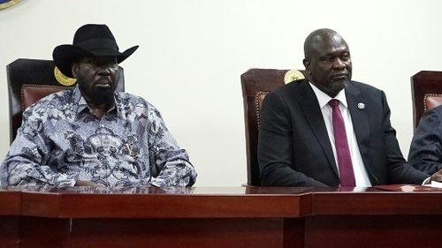 Soudan du Sud: Kiir et Machar scellent une "étape importante" vers...