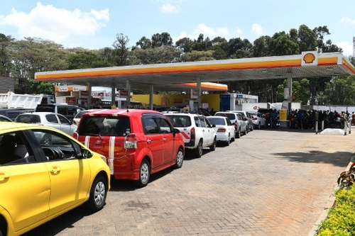 Kenya: pénurie de carburant et files d'attente dans les...