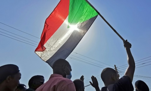Au Soudan, un général de police tué, tirs de lacrymogènes sur les...